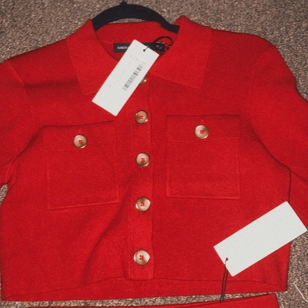 BNWT KAREN MILLEN TWO PIECE SKIRT AND CROP SET. Pretty Red size XS.